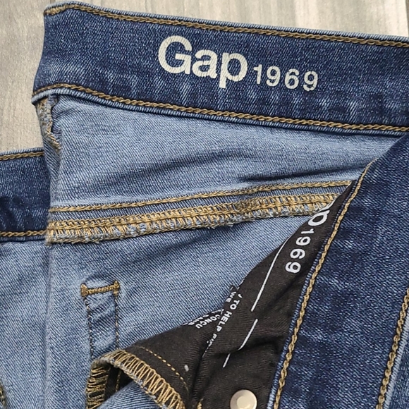 Gap Skinny Jeans - Picture 2 of 3